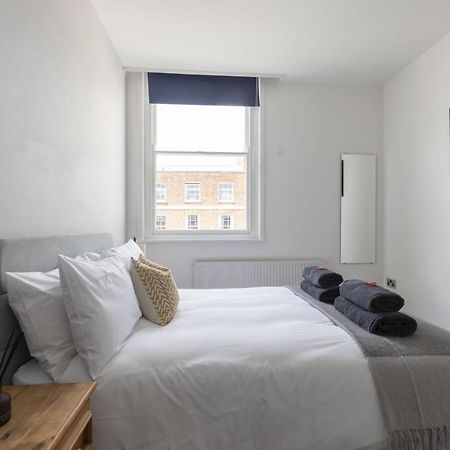 Beautifully Presented Newly Renovated City-Centre Apartment In Cheltenham Bagian luar foto