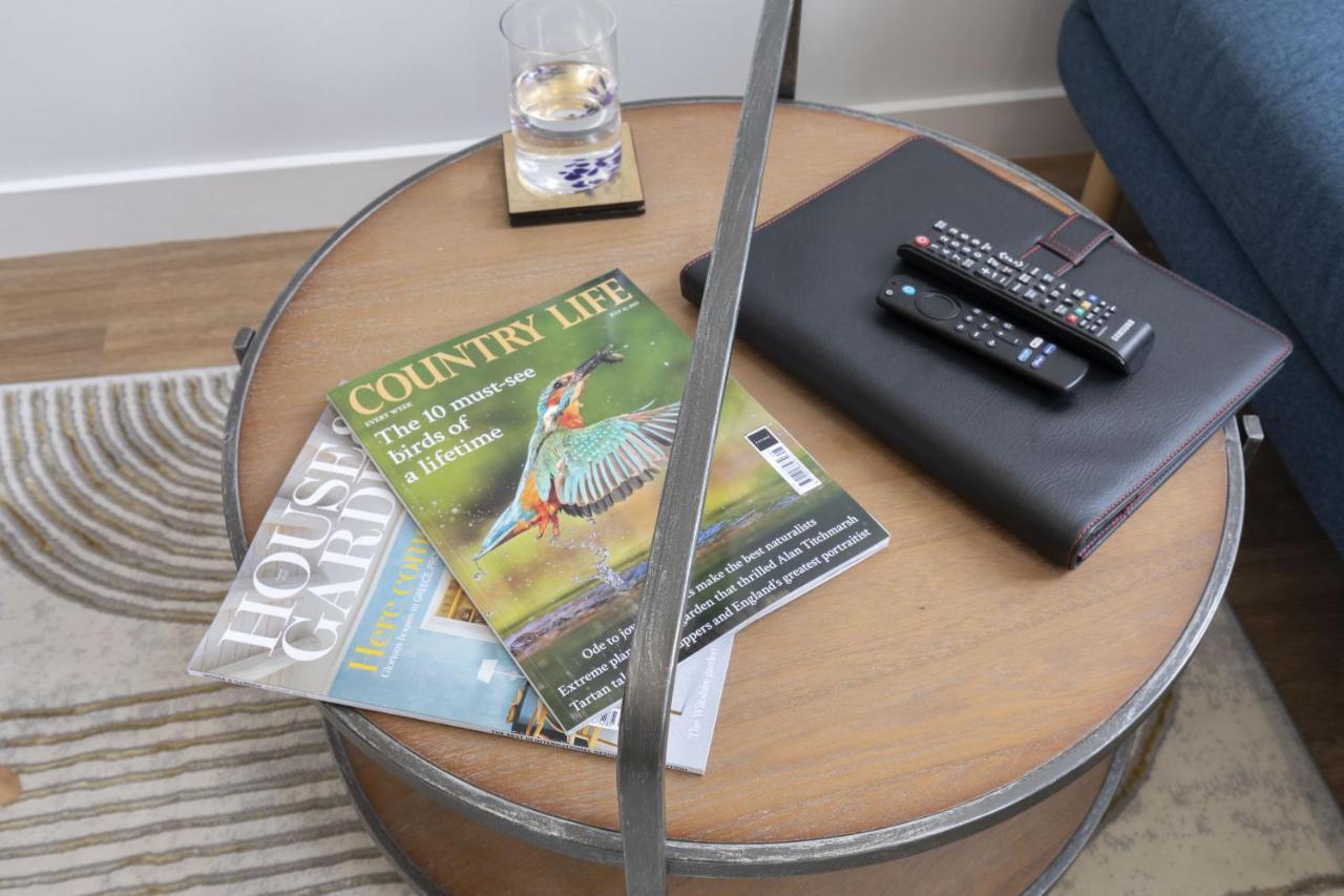 Beautifully Presented Newly Renovated City-Centre Apartment In Cheltenham Bagian luar foto